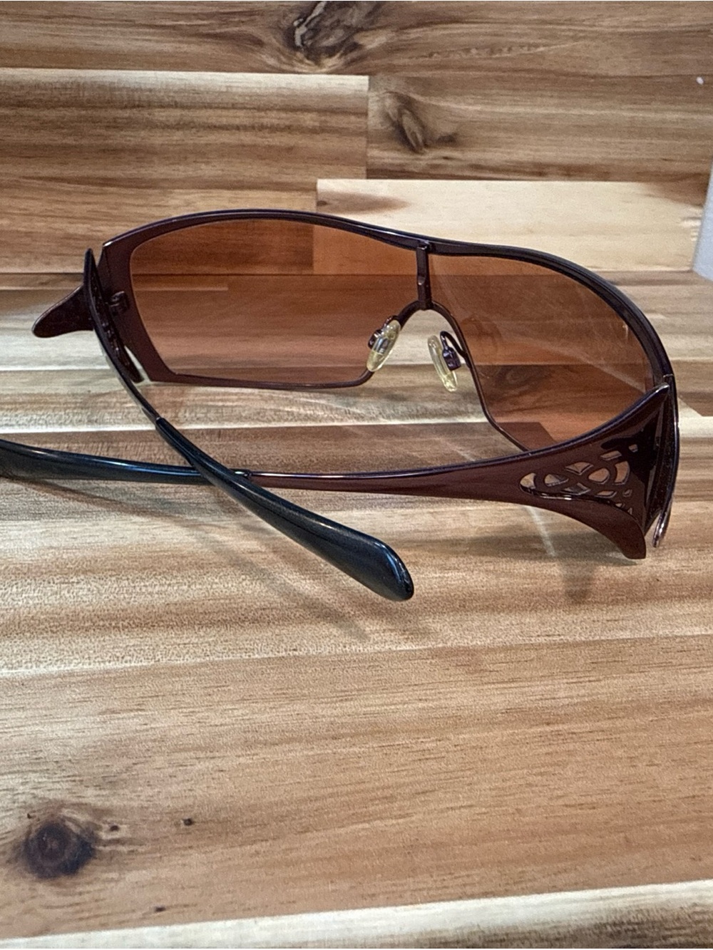 Oakley Dart Women’s Sunglasses - Purple Metal Frame Bronze Lens - Picture 3 of 5
